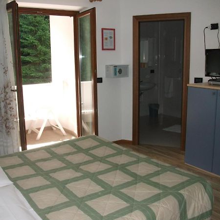 Hotel Genzianella Presenaio Экстерьер фото