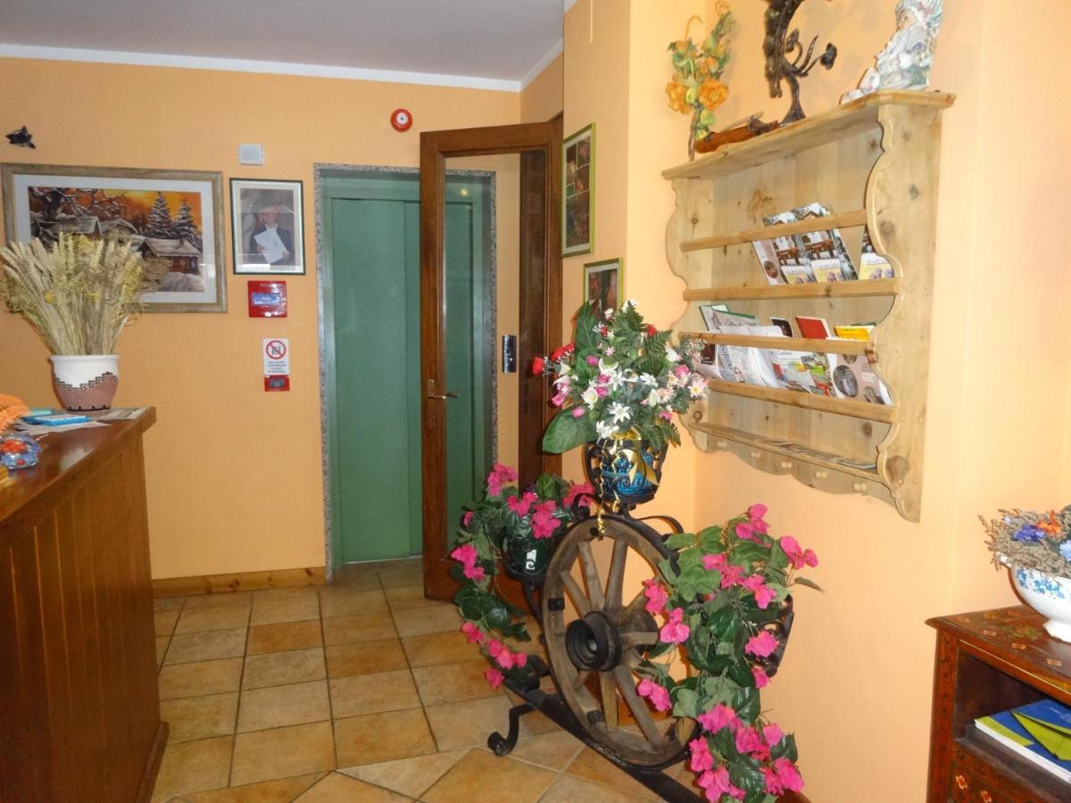 Hotel Genzianella Presenaio Экстерьер фото