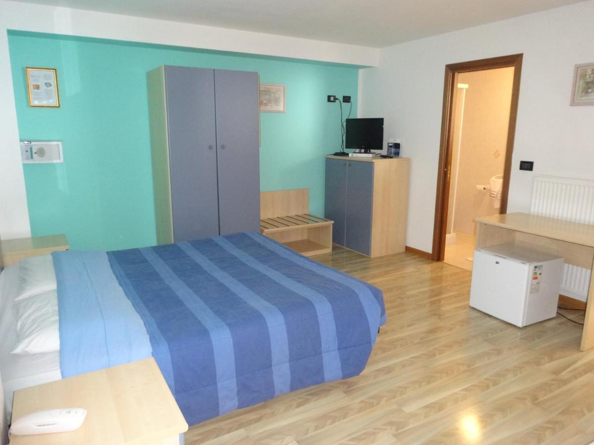 Hotel Genzianella Presenaio Экстерьер фото