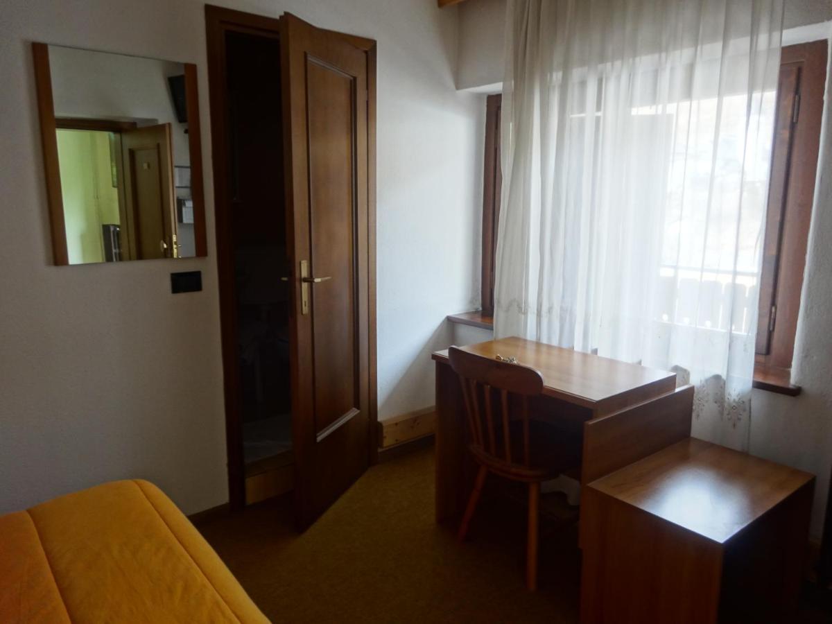 Hotel Genzianella Presenaio Экстерьер фото